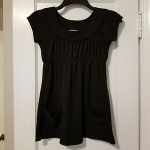 Delia's black pocket top